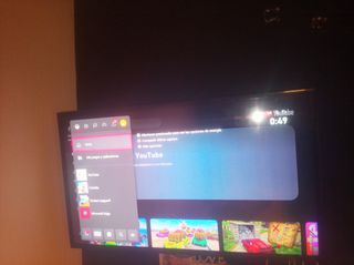 TV Samsung 40 Smart con soporte y luz LED