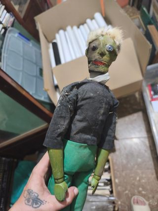 Muñeco de madera antiguo