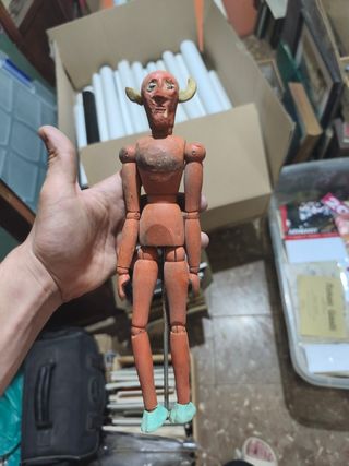 Muñeco de madera antiguo