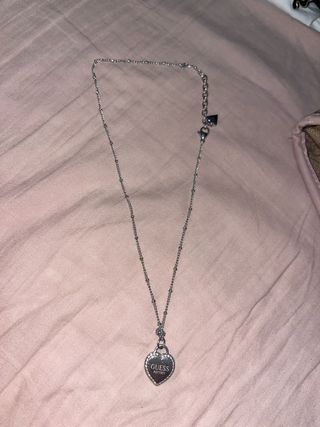 Collar Guess Corazón Acero Plateado