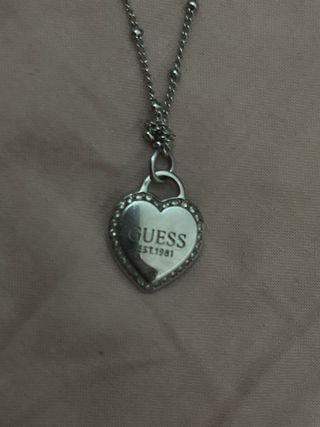 Collar Guess Corazón Acero Plateado