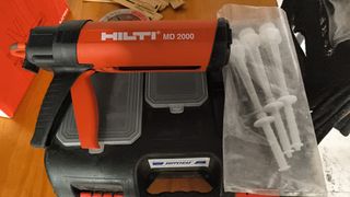 Pistola Hilti MD 2000 para taco químico