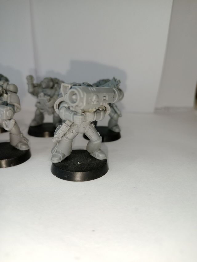 Escuadra marines sin pintar 