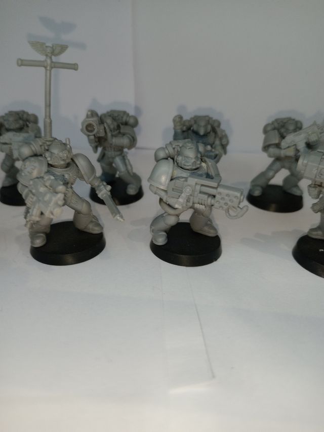 Escuadra marines sin pintar 