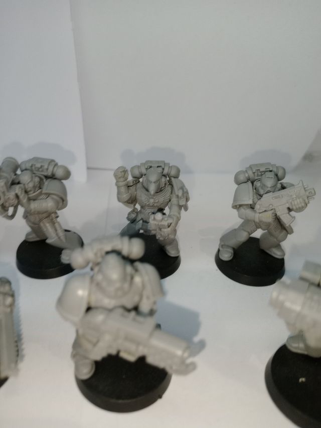 Escuadra marines sin pintar 