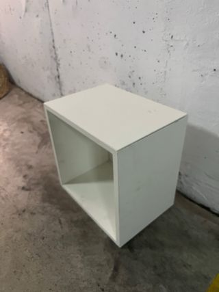 Mesita de noche blanca Ikea Eket