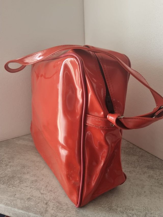 Bolso charol rojo