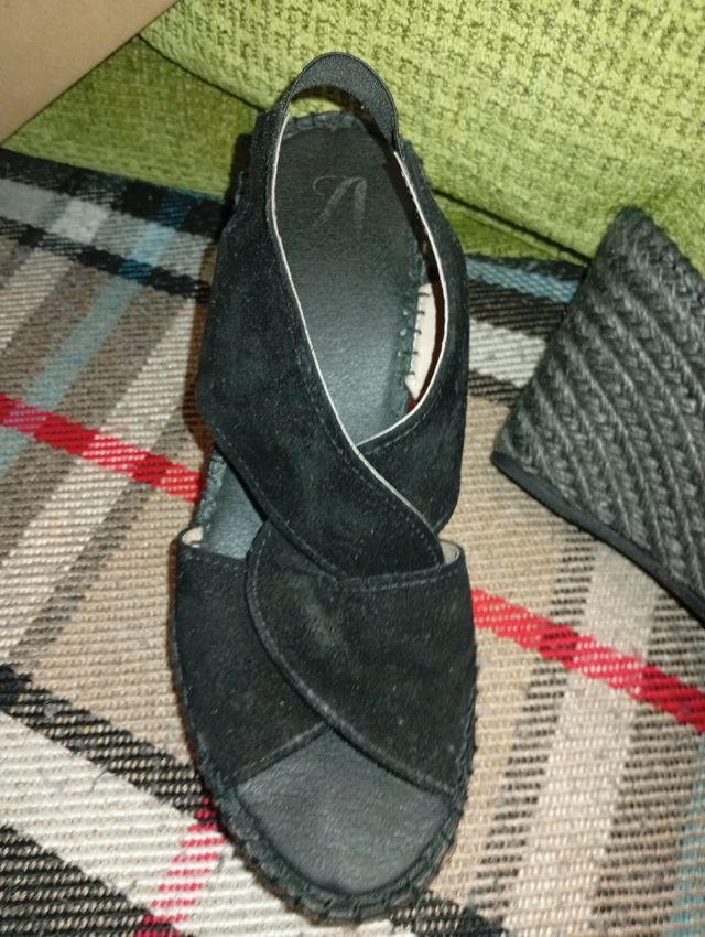 Alpargatas cuña negras