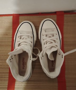 Zapatillas altas blancas con plataforma –
 estilo 