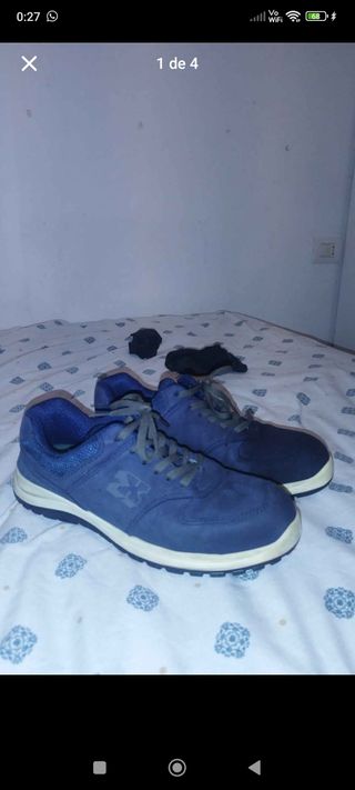 Zapatos de seguridad azules, buena calidad.
Oriocx
