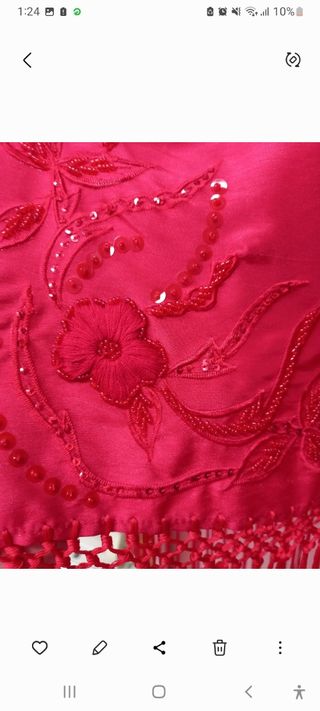 Manton rojo bordado pedrería e hilso medida 1 metr