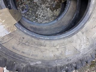 Neumático 235,75,15