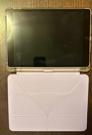 iPad 8 gen 32 GB con teclado, funda ycaja original