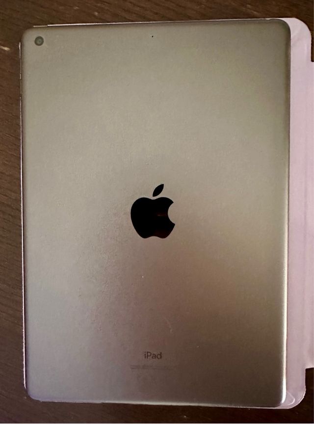 iPad 8 generacion con teclado,funda ycaja original