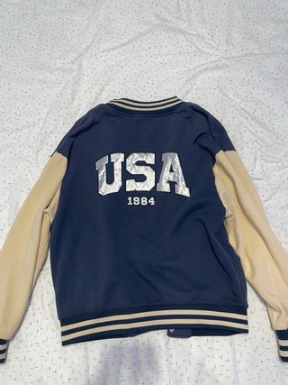 Chaqueta estilo béisbol