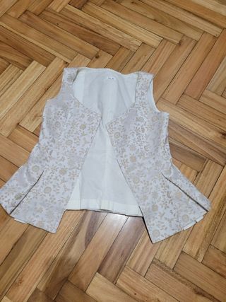 Chaleco Beige y Dorado con Flores