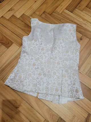 Chaleco Beige y Dorado con Flores