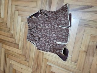 Chaleco floral marrón