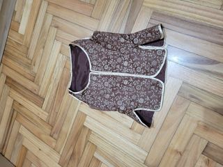 Chaleco floral marrón