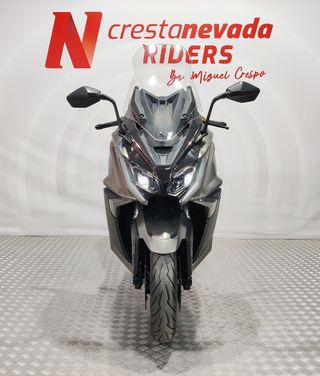 Kymco AK 550