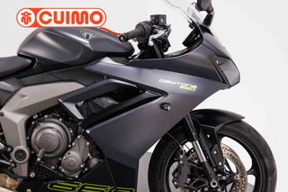 TRIUMPH DAYTONA 660