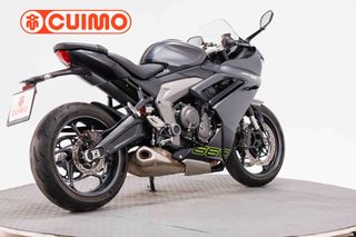 TRIUMPH DAYTONA 660