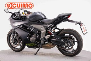 TRIUMPH DAYTONA 660