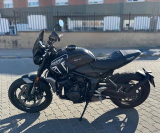 TRIUMPH TRIDENT 660