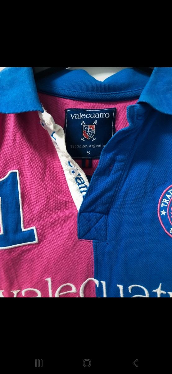Polo Valecuatro Azul y Rosa