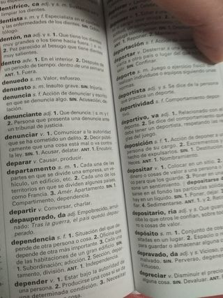 Dicicionario de lengua española y de inglés