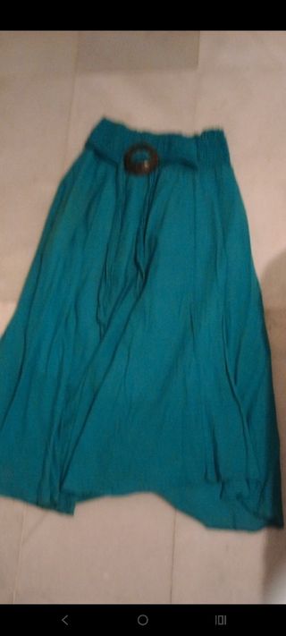 Falda larga turquesa con cinturón