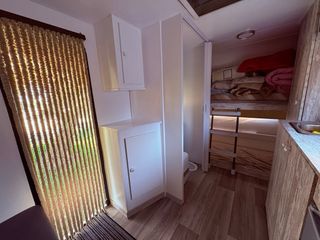 Caravana Hergo con papeles