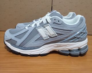 New Balance 1906R Talla 37.5 Gris/Blanco