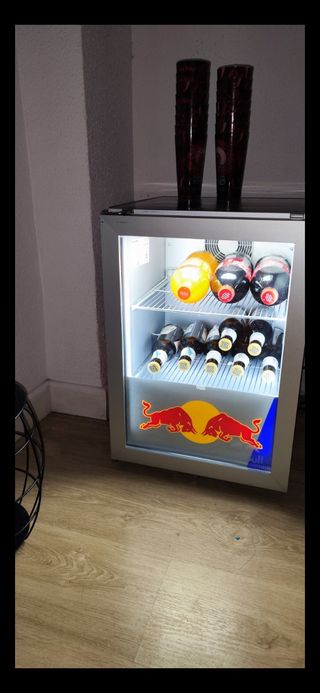 Nevera Red Bull, último modelo con luces led.