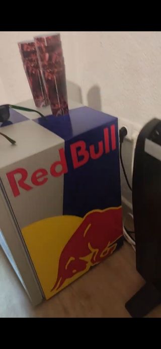 Nevera Red Bull, último modelo con luces led.