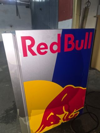 Nevera Red Bull, último modelo con luces led.