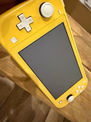 Nintendo Switch Lite + Pokémon Viola