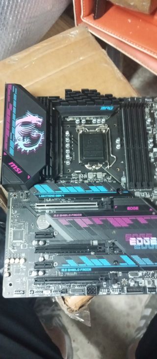 MSI MPG Z590 GAMING CARBON WIFI Placa Base