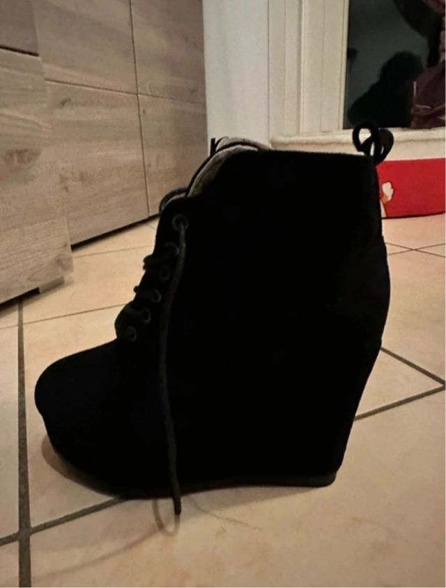 Stivaletti con zeppa n.37 EU36
