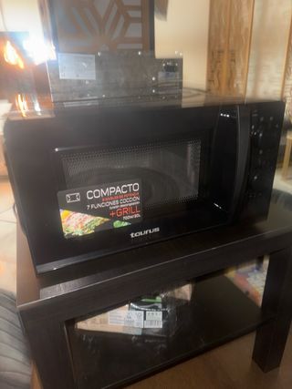 Microondas Taurus Compacto 700W