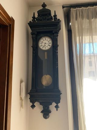 Pendola da parete in legno e vetro