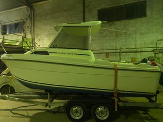 Se transportan embarcaciones