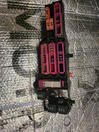 Caja fusibles Audi A6 2013-2018