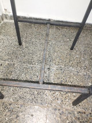 Mesa alta de bar o auxiliar negra