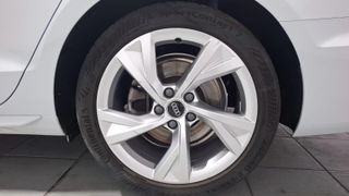 AUDI A4 Avant S line 35 TFSI 110kW S tronic