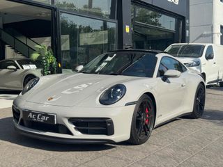 PORSCHE 911 Carrera 4 GTS Coupé