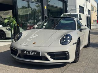 PORSCHE 911 Carrera 4 GTS Coupé