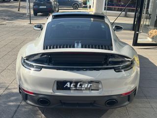 PORSCHE 911 Carrera 4 GTS Coupé
