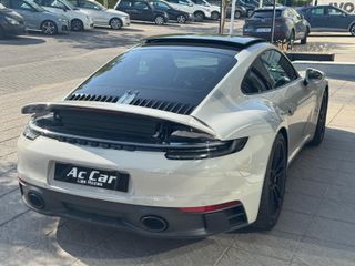 PORSCHE 911 Carrera 4 GTS Coupé