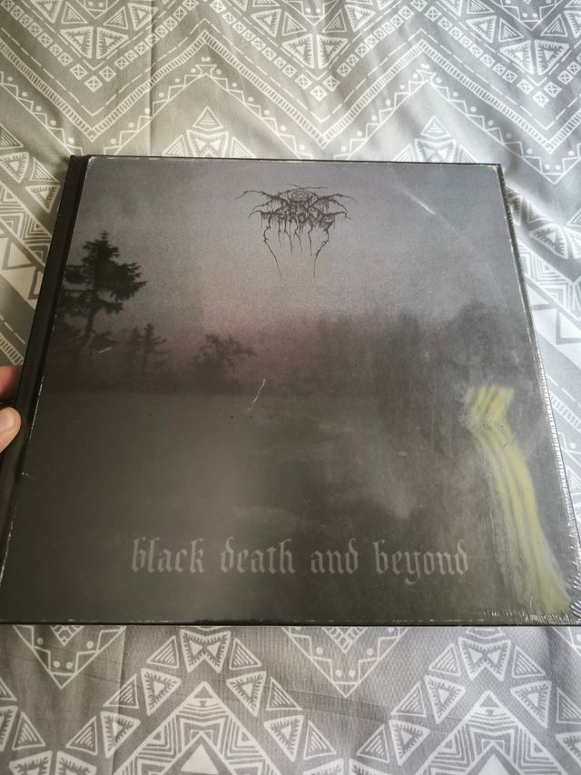 Darkthrone Black Death and Beyond. Precintado
